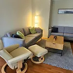 Private, Comfortable, 70 Sq M Apartment Tromso