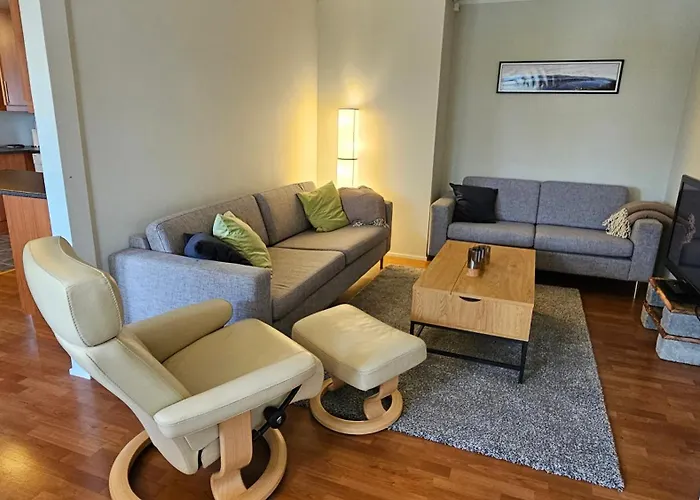 Private, Comfortable, 70 Sq M Apartamento Tromsø